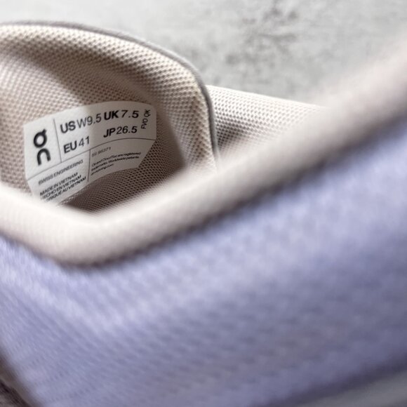 On Cloud 5 Running Shoes - Women's Size 9.5 - Purple - Picture 10 of 10